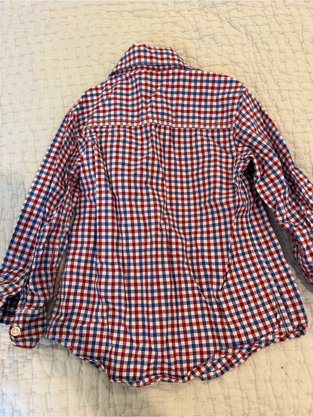 Carter’s boys button-down. Size 3T.